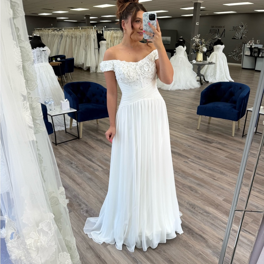 MGNY Elegant Ivory Off-Shoulder Formal Dress